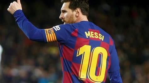 El árbitro chequeó con el var y cobró penal para el. Champions: Se descarta lesión de Lionel Messi frente al ...