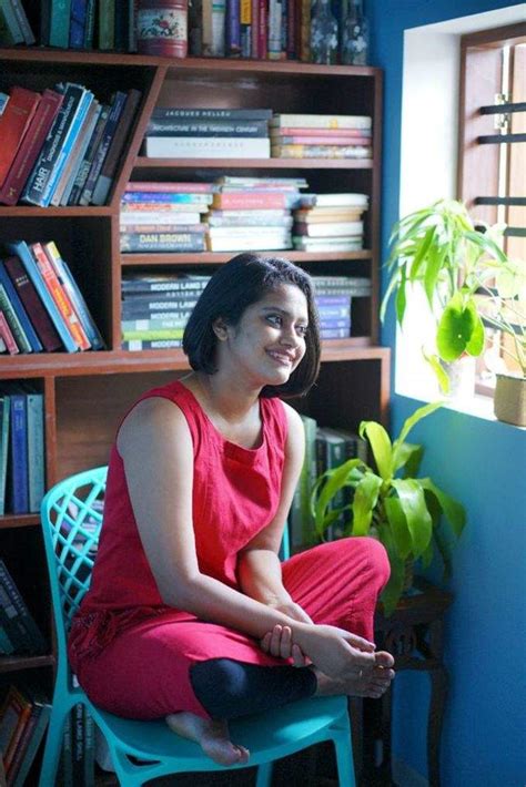 Stephy said that the collective should introspect and first bring changes within before claiming that women were harassed always at the hands of the.vidhu vincent. ഡയലോഗ് പറഞ്ഞിട്ടോ, ബാനർ പൊക്കി പിടിച്ചു ഡാൻസ് കളിച്ചിട്ടോ ...