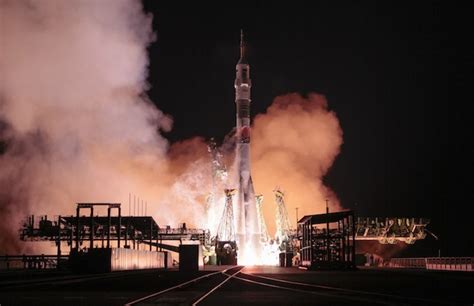 L'astronauta samantha cristoforetti sarà la prima donna europea al comando della stazione spaziale internazionale, la terza al mondo dopo due americane. Russia's Soyuz Transports New Crew to International Space ...