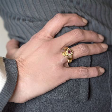 How to wear a claddagh ring if single. HIstory of the Claddagh and How to Wear an Irish Claddagh ...