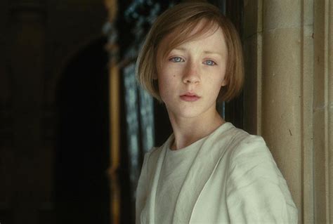 Ronan relocated to ireland when. 8 Things You Need to Know about Saoirse Ronan - Ed. Says ...