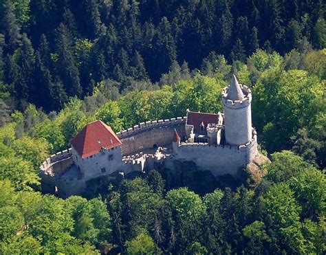 Film nesmrtelná teta se stal jednou z nejúspěšnějších pohádek, které v česku po listopadu vznikly, jiřina bohdalová za roli tetky závisti dostala cenu český lev. Tipy na výlet: Po stopách filmových štábů | Praha levně