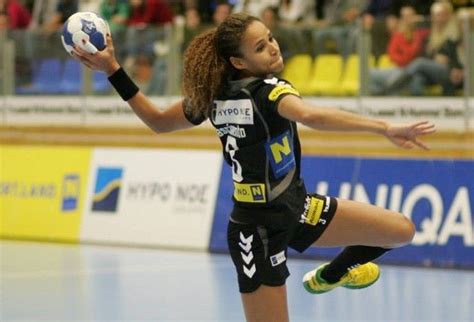 A copa do mundo feminina da frança em 2019 está contando com a cobertura da tv aberta, com isso os brasileiros passaram a conhecer melhor as jogadoras que defendem o brasil na seleção e ainda não t… Gerente do Hypo, da Áustria, quer parceria com o Brasil ...