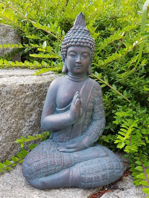 Die oben angeführte szene einer verschmelzung bzw. Sitzender Buddha - Statue Meditation für Garten und Raum ...
