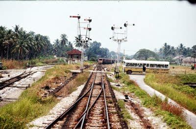 Bukan untuk membangga diri, jauh sekali untuk menjadi riak. Nrz Santai D'Maya : NOSTALGIA : LANDASAN KERETAPI DARI ...