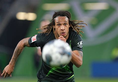 Career stats (appearances, goals, cards) and transfer history. Bild zu: Kevin Mbabu von VfL Wolfsburg positiv auf Corona ...