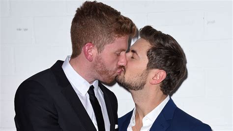 Nicolas puschmann und vadim garbuzov wollen keine „frau spielen. "Ich liebe dich": Erster Post des "Prince Charming ...