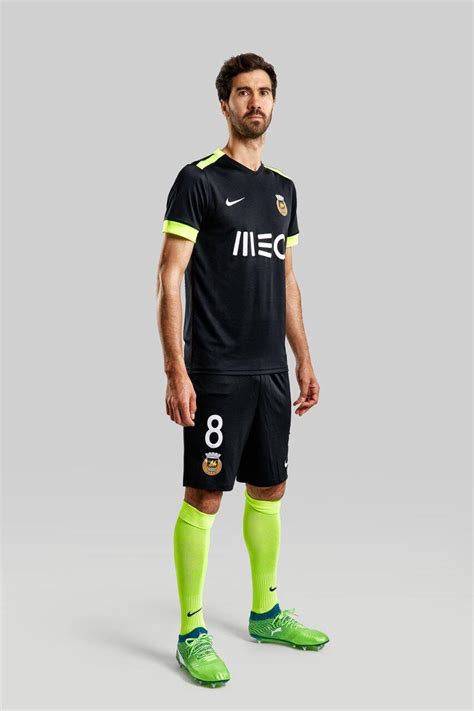 Percorre cerca de 91 km que desagua no oceano atlântico, a sul de vila do conde. Nike Rio Ave 18-19 Away & Third Kits Revealed - Footy ...