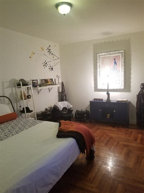 Hay un centro comercial a 3 min andando donde. 'Large unfurnished bedroom for rent' Room to Rent from ...