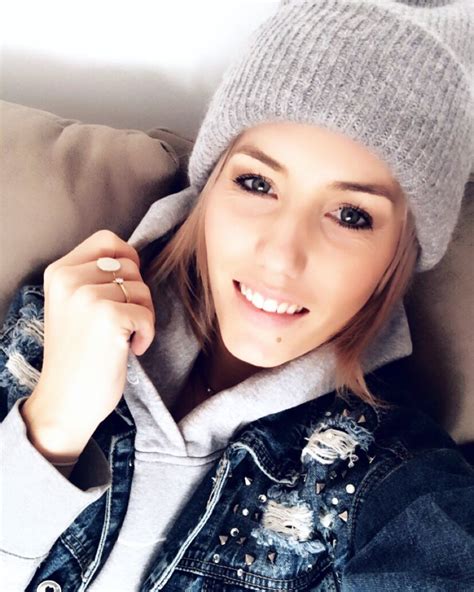 Papendick studierte sportjournalismus in köln. LAURA PAPENDICK on Instagram: "Auf geht's - zur Prime Time ...