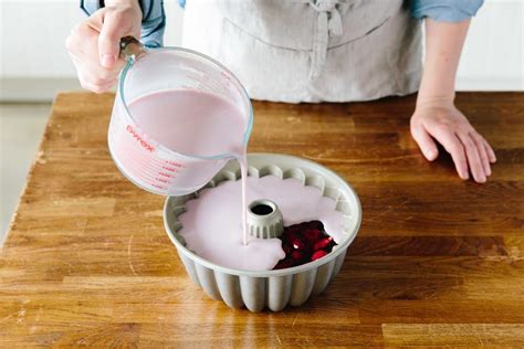 Mix strawberry jello with 1 1/2 cup hot water until dissolved. How To Make a Layered Jello Mold | Recipe | Layered jello ...