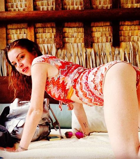 Schau dir eve diamond pleasures herself with hot new toy und andere pornos an auf fux.com. Lindsay Lohan posts provocative Twitter picture | Daily ...