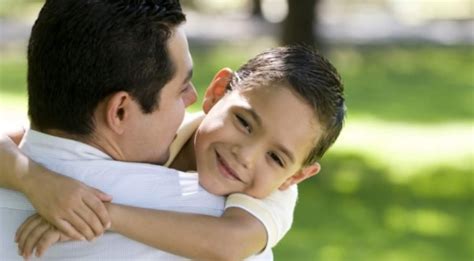 Jika malas bertanya, tentulah peribadi anak selalu dipengaruhi oleh ibu bapa dirinya. Kuasa pelukan kasih sayang - Anak jadi bijak!