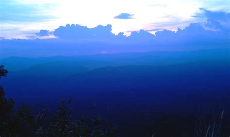 Muadzam shah is a student town located in the middle of peninsular malaysia and tasik biru is one of the student's favourite hangout destinations. It's All About Muadzam Shah: Tasik Biru - Bukit Ibam