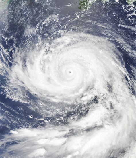 Terjadi di pasifik utara, southwest menunjukkan informasi tentang badai yang berhembus siklon tropis sengit di benua asia timur. 태풍 '솔릭' 유사 태풍도 '볼라벤' '곤파스'로 변경 ...