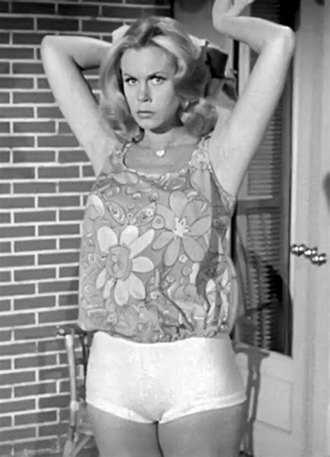 Kennedy had been assassinated, in 1963, exactly 34 years earlier than her death, from lung cancer in 1997. Elizabeth Montgomery | Elizabeth montgomery, Bewitched ...