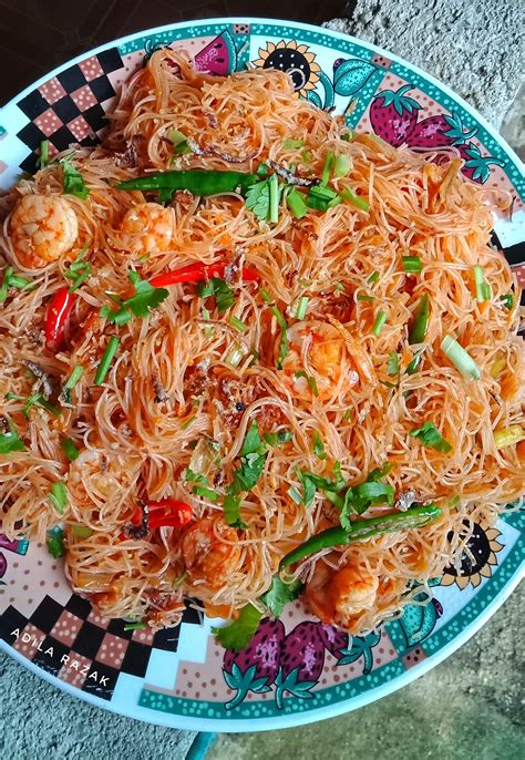 Seblak adalah makanan indonesia, umumnya adalah makanan khas dari bandung, jawa barat. Cara untuk membuat Bihun Goreng Kampung yang memenuhi citarasa anda semua. - MY Resepi