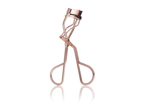 Check spelling or type a new query. Your Step-by-step Guide On How To Use An Eyelash Curler ...