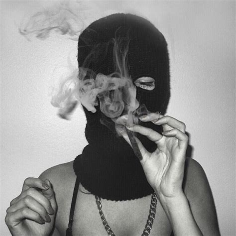 Psychedelic black and white weed gif find on gifer. girls smoke weed on Tumblr