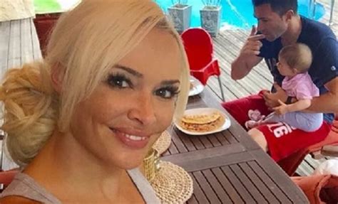 Jun 03, 2021 · mit ihrer sympathischen art und lockeren sprüchen hat es daniela katzenberger (34) ganz nach oben geschafft. Daniela Katzenberger schockt mit Instagram-Bild!