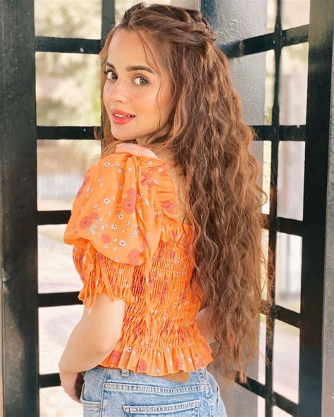 She performed the role of the younger sister of ahad raza. Latest Beautiful Clicks of Actress Komal Meer | Pakistani Dramas Celebrities