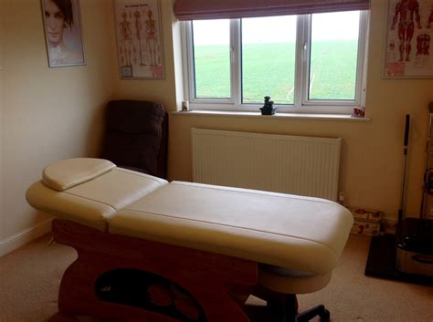 Do you suffer from daily foot pain? Home - DreamWorks Massage Therapy