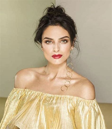 Her birthday, what she did before fame, her family life, fun trivia facts, popularity rankings, and more. OMG! Organizan marcha contra Aislinn Derbez para que deje ...