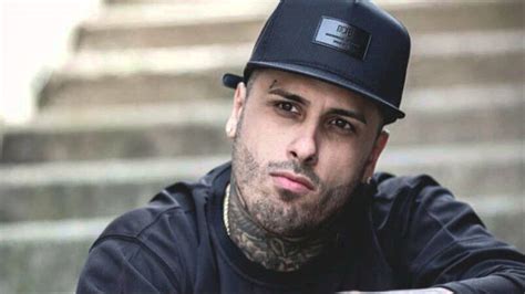 Anonimus junta a nicky jam, arcángel, de la ghetto, guaynaa y kevvo en una extraordinaria el cantante puertorriqueño nicky jam finalmente inauguró uno de los proyectos en los que estaba. Nicky Jam is "El Amante" with his new single - Salsa ...