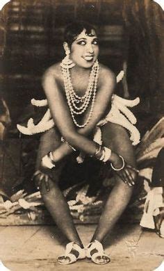 Photo of entertainer and activist josephine baker wearing a skirt of artificial bananas, one of her most famous stage outfits. Famous performer and civil rights activists who was famous ...