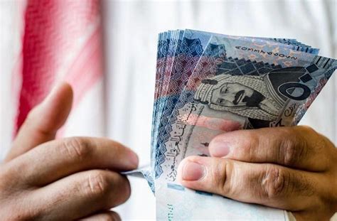 Our average income is around rm 4,000 per month i think and for a family of four living in central malaysia (kuala lumpur, putrajaya, cyberjaya and salaries for fresh graduates are unchanged in 2018. Saudi families average monthly income reaches SAR 14,800 ...