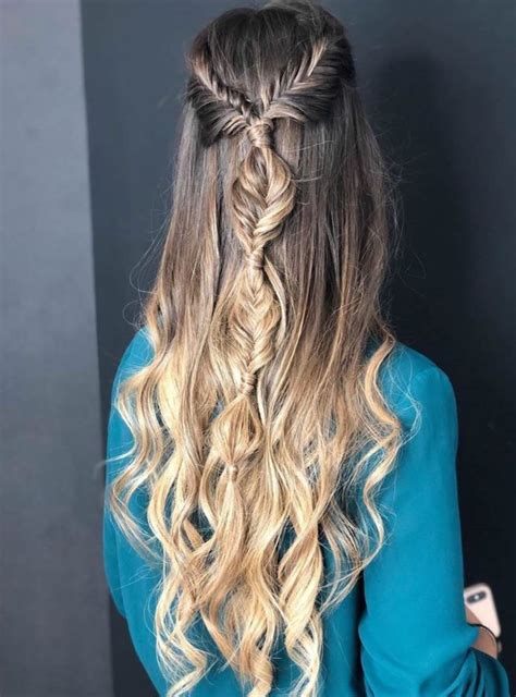 Matrimonio acconciature per capelli ricci | tagli di capelli e acconciature. Acconciature capelli lunghi 2020: le più belle da ...