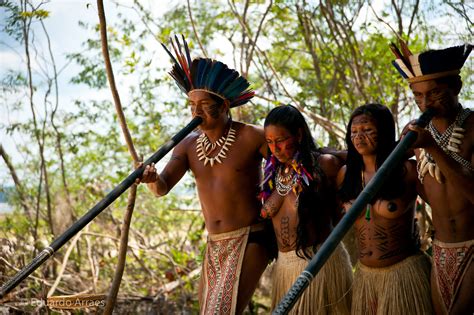 Oct 16, 2010 · some people have been critical of indigenous peoples' treatment of the environment, noting examples such as the deforestation of easter island or the disappearance of large animals from parts of america and australia caused by native people. The Desana | People from the desana ethnic group. They ...