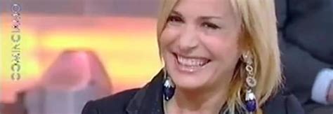 E' morta improvvisamente a milano, a 59 anni, la scrittrice, giornalista e conduttrice televisiva alessandra appiano. Morta Alessandra Appiano: la scrittrice aveva 59 anni. Per ...