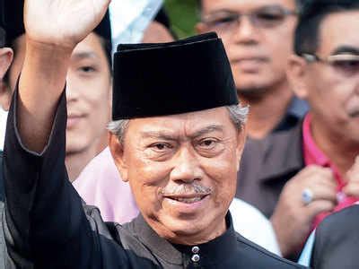 In the text messages tan sri muhyiddin yassin sent me in the past four years, he would always preface it with bro. Muhyiddin Yassin Cartoon / Malaysia's King stays calm amid ...