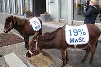 Wird von einem caterer lediglich das essen geliefert, unterliegt es dem ermäßigten steuersatz von 7% mwst. Mehrwertsteuer: Wann zahlt man 7% MwSt. und wann 19% MwSt ...