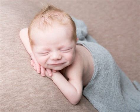 Mach dich auf die suche nach deinem campingstuhl, den dosenravioli, dem gaskocher und vielleicht sogar dem zelt? Baby Fotoshooting-Ideen für zu Hause (mit Bildern) | Baby ...