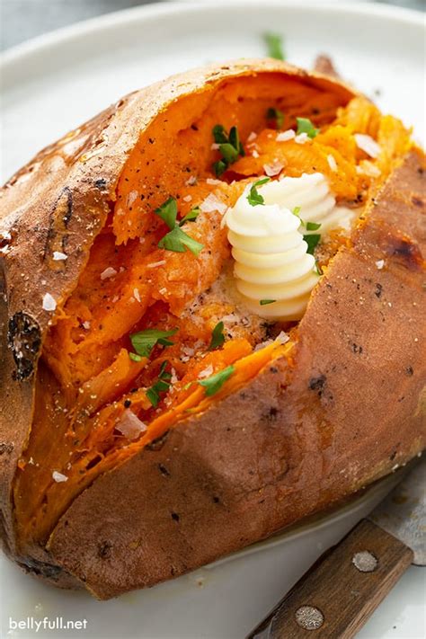 Carefully rub each hot potato with a little bit of oil and sprinkle with salt. How Long To Bake A Baked Potato At 425 : How Long To Bake ...