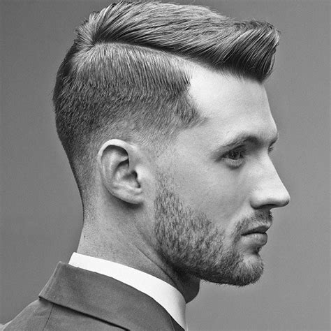 Los cortes de pelo con flequillo incluido también serán bienvenidos en el verano. Cortes de Pelo para Hombre Primavera Verano 2021 - Moda Hombre