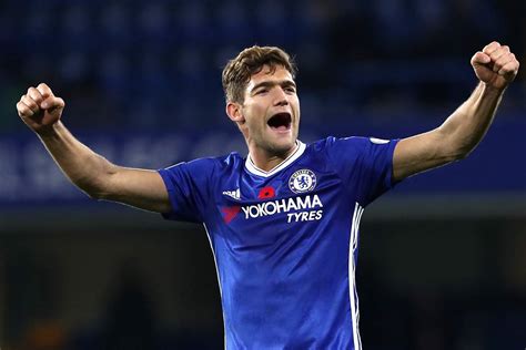 He was driving 40 miles above the speed limit and his alcohol limit was 0.93. Marcos Alonso señala el camino del Chelsea