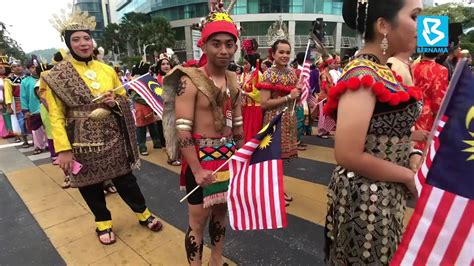 Rukun negara seharusnya dijadikan panduan oleh setiap rakyat yang mengaku dirinya sebagai warganegara malaysia. 5 FAKTA MENARIK RUKUN NEGARA - YouTube