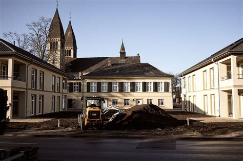 Maybe you would like to learn more about one of these? Garten am Roetteken-Palais fast fertig. Ein Schmuckstück ...