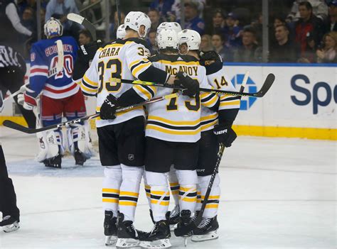 The bruins were just seconds away from a second overtime, but jalen suggs hit a buzzer beater to send the bulldogs to the national final. Bruins win third straight, 3-1 over Rangers