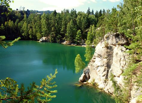 Want to learn about the nature and wildlife of czech republic? Photo Czech Republic Piskovna Nature Lake