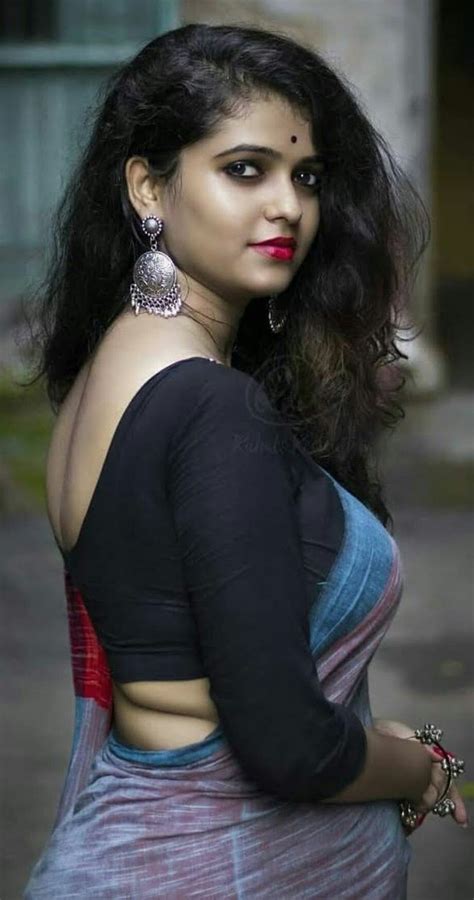 India is famous for beautiful girls too. Hot Indian Women in Saree: Exclusive and Ultimate Photo ...