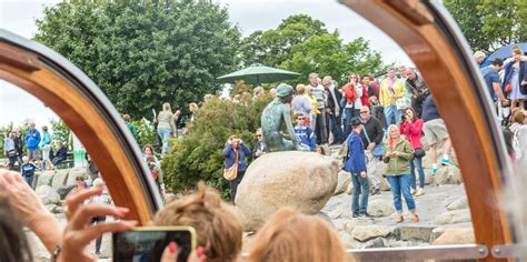 Die kleine meerjungfrau im hafen von kopenhagen Die Kleine Meerjungfrau in Kopenhagen | Lohnt sich der ...