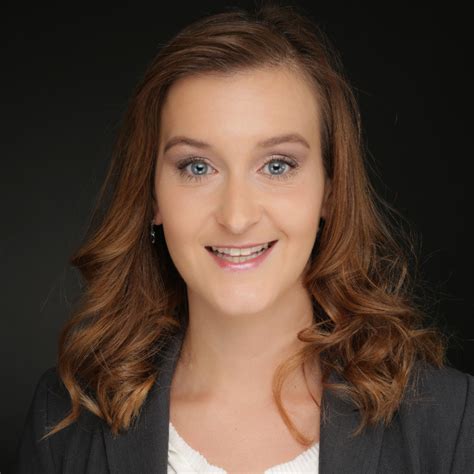 Santander® 2021 todos los derechos reservados. Tatjana Grgic - stellvertretende Filialleiterin ...