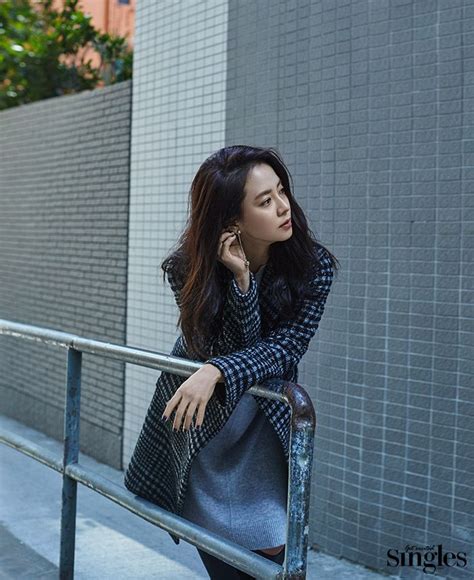 She made her acting debut in the horror film wishing stairs that was released on august 01, 2003. Song Ji Hyo - Singles Magazine January Issue '17 | 패션, 원피스 ...