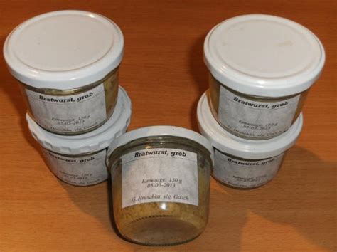 Corned beef was a popular part of the meat ration due to it's availability. Corned Beef Deckel / Lebensmittel Getranke Konserven Eingelegtes Fleisch Geflugel Fisch Tulip ...