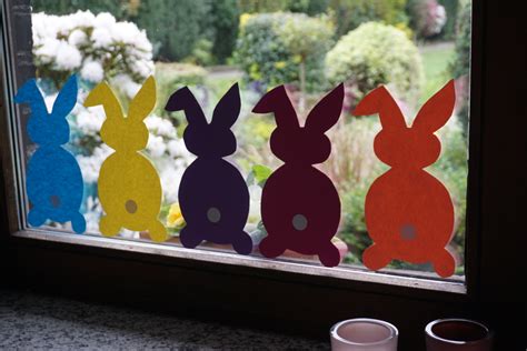 Zum beispiel dekorativ an das fenster gehangen oder als willkommensgruß für den osterhasen an die eingangstür. Do It Quick - Ostern am Fenster - Reges Leben