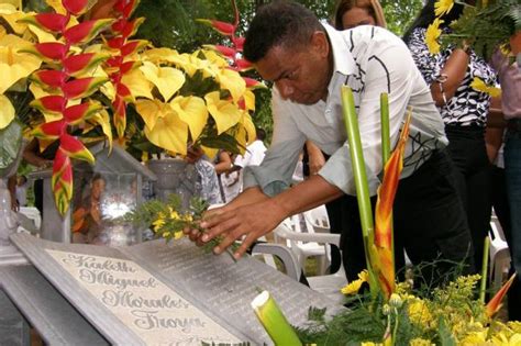 Kaleth morales, juntos a sus dos hermanos menores keyner y kanner, conformaron la agrupación de vallenato los k morales, con el ánimo de continuar con el legado musical que ha enmarcado su padre. Nueve años sin Kaleth Morales | Farándula | Vanguardia.com